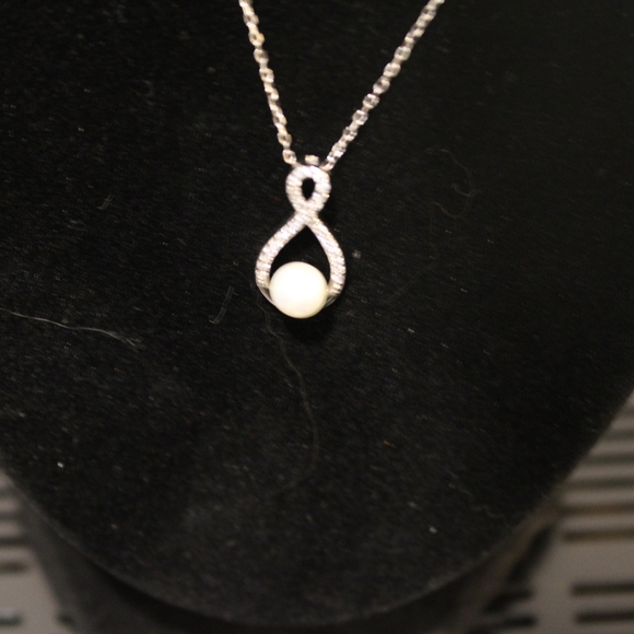 Brand new necklace with a real pearl - Picture 1 of 4